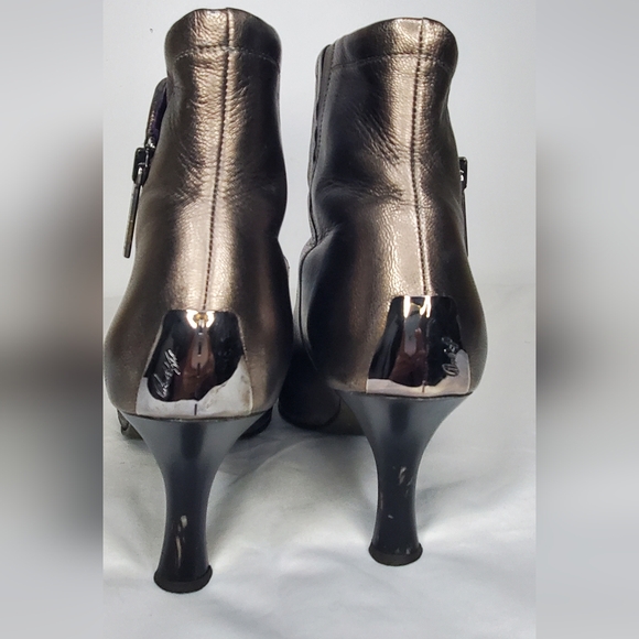 DONALD J PLINER- size 9M-Women ankle boot- leather-gold/metallic - Picture 3 of 10